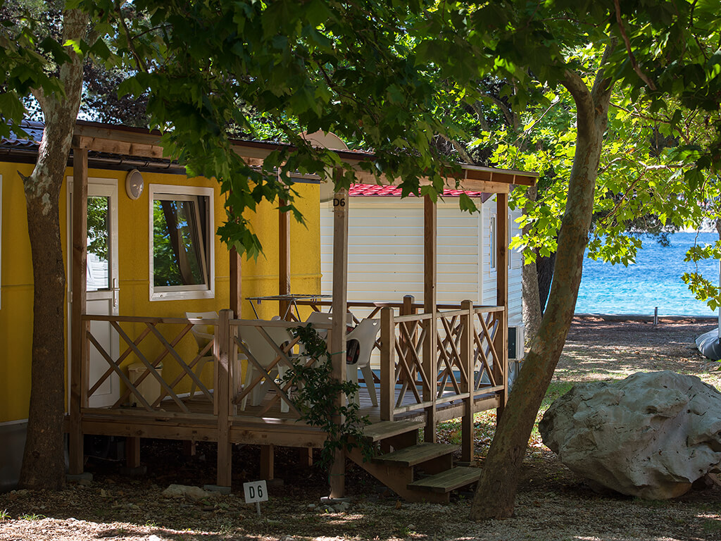 Camping Perna mobile homes Anya near the sea
