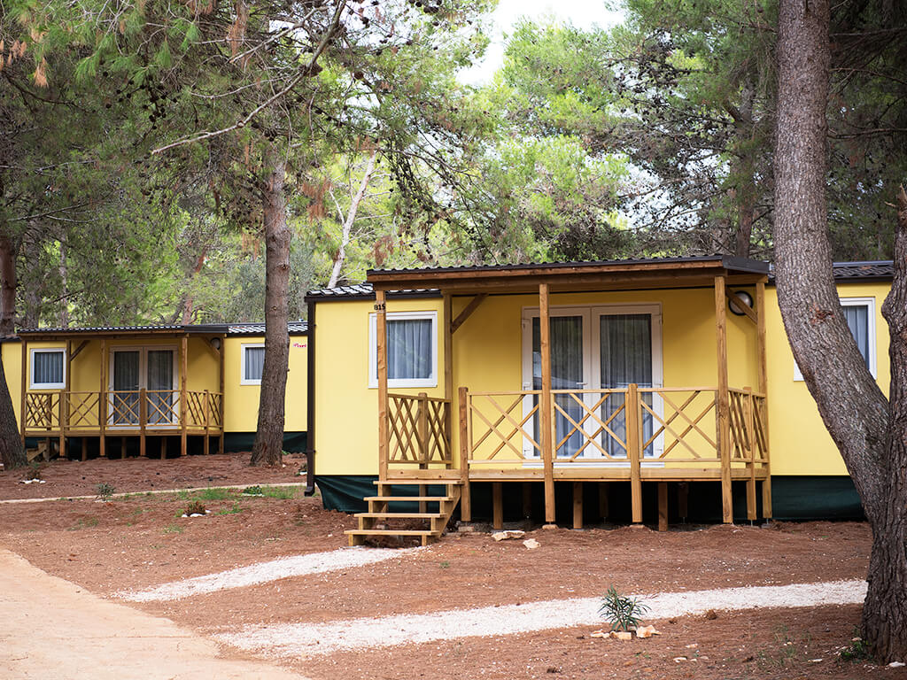 Camping Pineta mobile home Vanga in shadow
