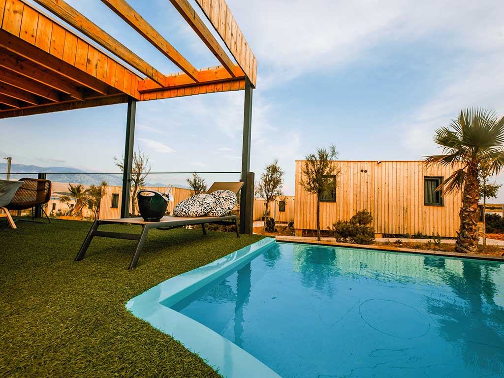 Noa Glamping Resort Hillside Premium Villa Exterior with Pool